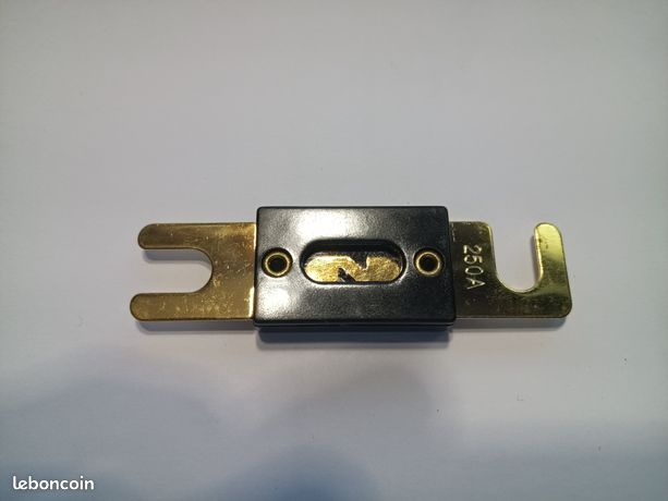 1 Fusible DC 250A type Mégafuse, plus