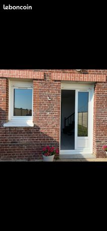 1 porte fenêtre + 1 fenêtre avec volets roulants