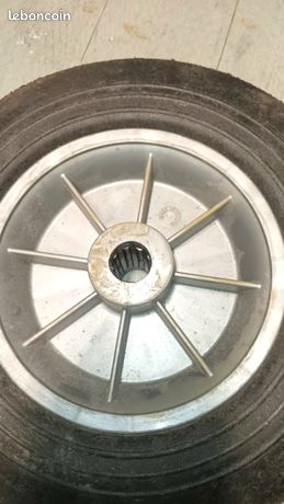 1 roue pour chariot