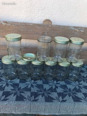 10 bocaux de un litre marque le parfait en très bon état avec couvercles