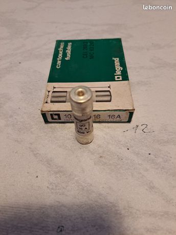 10 cartouches fusibles à percuteur 14x51 LEGRAND 500v 16A