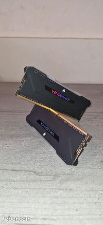 16 GO RAM - Vengeance CORSAIR- 3200 Mhz