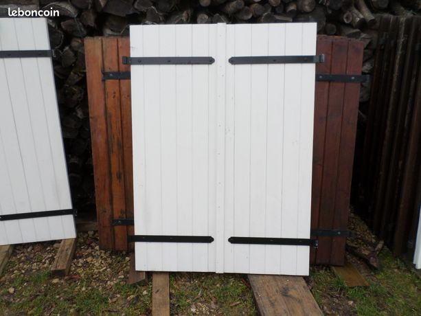 1 paire de volets PVC blanc DIM H 1m17cm L total 1m20cm