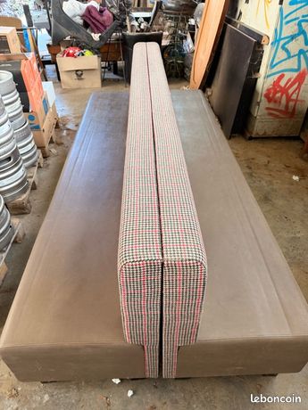 2 Banquettes + 1 petite offerte