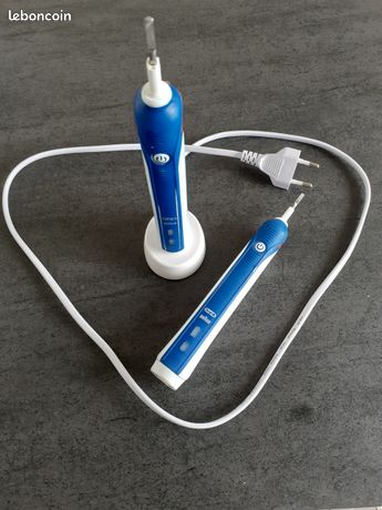 2 brosses à dents Oral B Braun