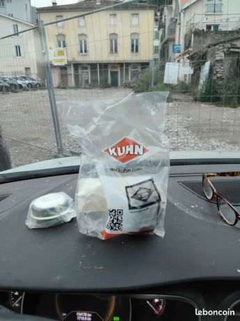 2 caches moyeux pour andaineur et faneuse kuhn