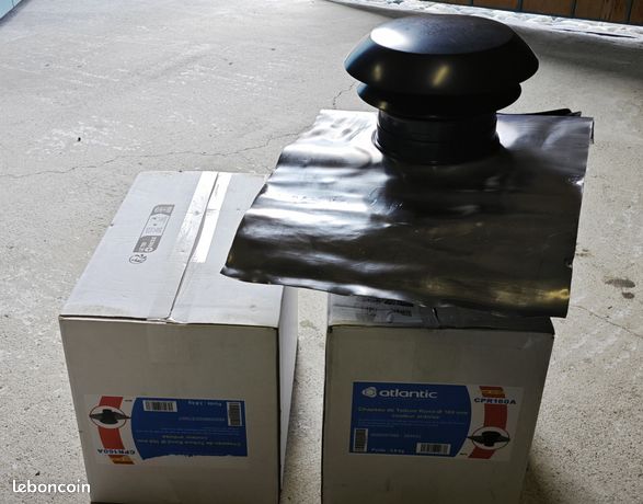 2 chapeaux de toiture D160