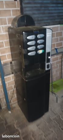 2 distributeurs automatique de café