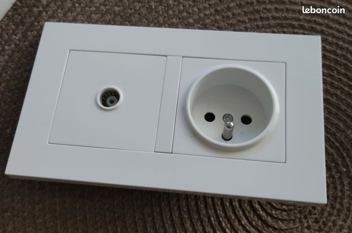 2 en 1 Prise de terre + prise antenne