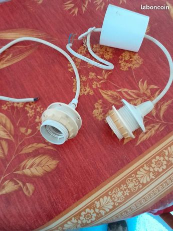 2 montures plastique douilles