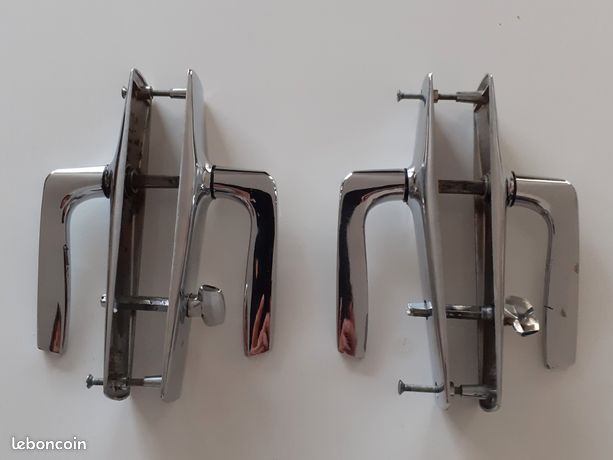 2 poignées de portes