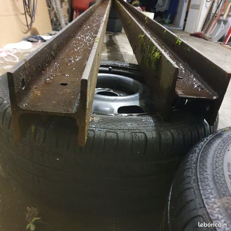 2 poutres en acier en H ou HEA 100