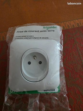 2 Prises avec terre / 1 sortie de cable Ovalis SCHNEIDER ELECTRIC blanc