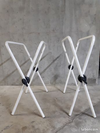 2 tréteaux blancs réglables en hauteur