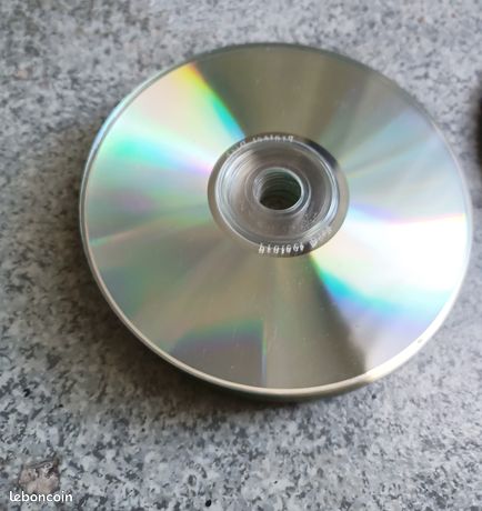 24 CD-R avec boitiers