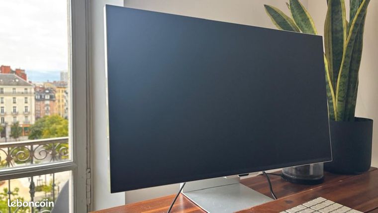 27" ViewFinity S9 5K IPS Smart Monitor with Matte Display Ergonomic Stand and SlimFit Camera