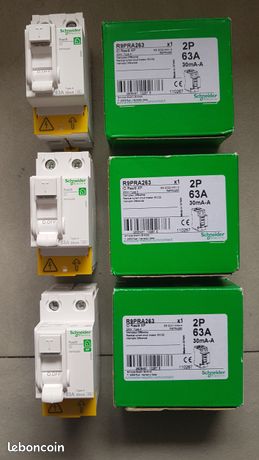 3 interrupteurs différentiels 63A 30MA schneider neuf