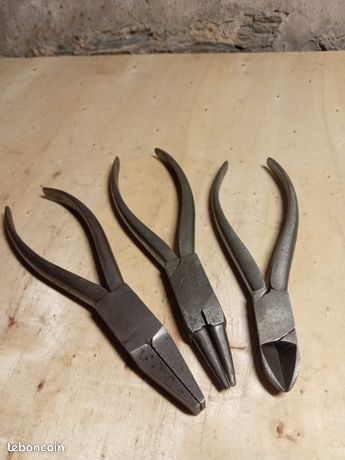 3 petites pinces anciennes