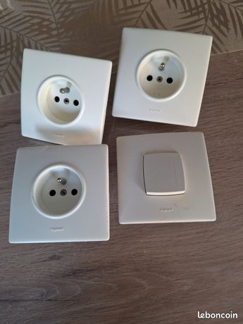 3 prises et un interrupteur legrand