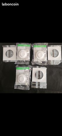 3 variateurs schneider odace neuf