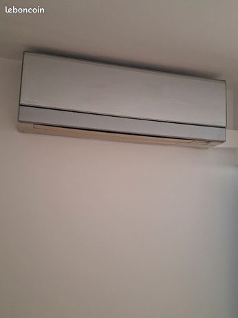 3 climatiseurs Daikin en fonctionnement