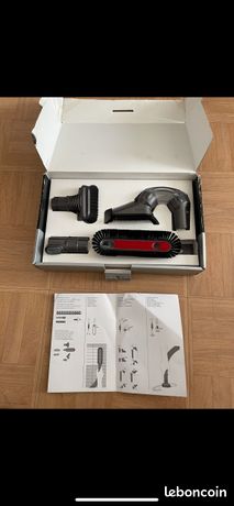 4 Accessoires DYSON tout neuf + sa boite et notie