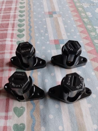 4 bornes écrou 6 pans avec pattes LEGRAND 18mm2 neuves