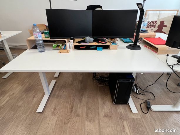 4 Bureaux réglables en hauteur