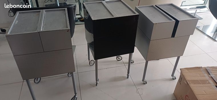 4 chariots de coiffure