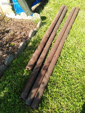 4 Poteaux/tubes en fonte
