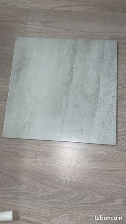 41 carreaux gris blanc