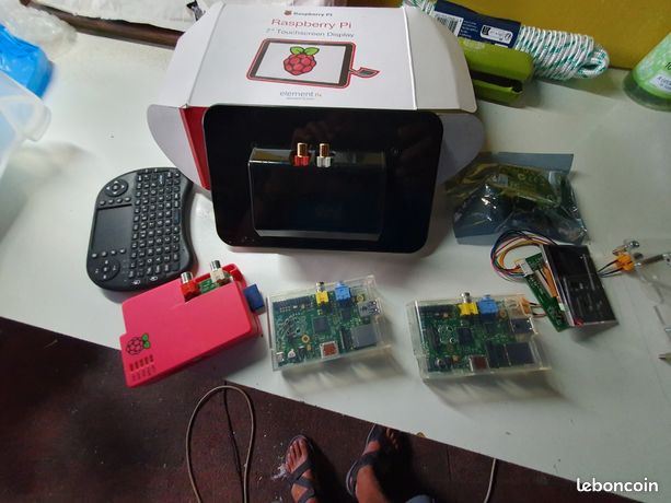 4 Raspberry Pi dont Hifiberry et ecran 8pouces