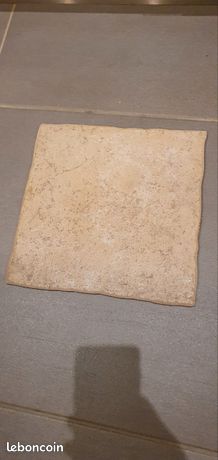 4m2 de carrelage 30cm×30cm texture pierre