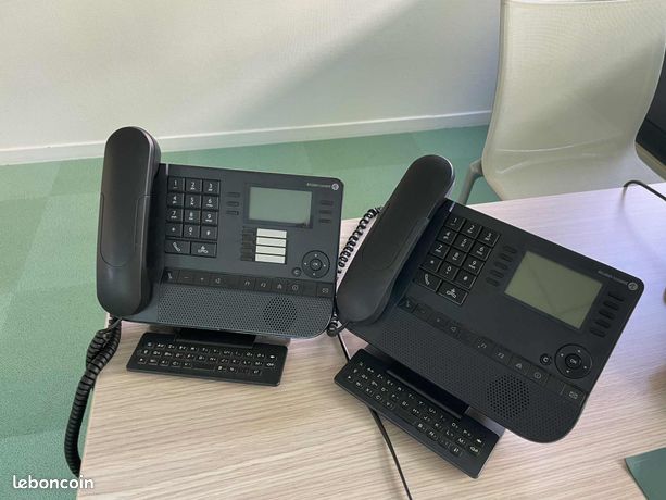 7 postes de téléphone de bureau alcatel et 1 standard