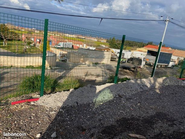 83 Grossiste en clôture rigide et occultant livré à Toulon et environs