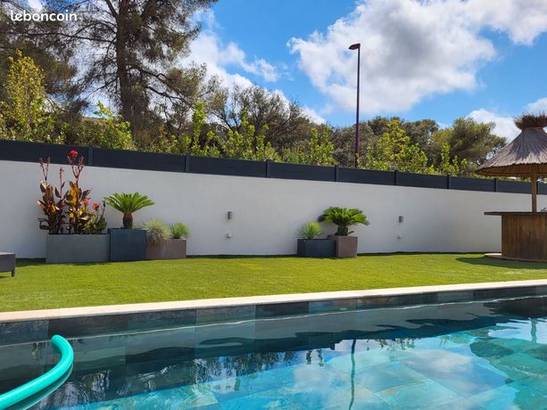 84 Clôture composite et poteaux alu à Avignon