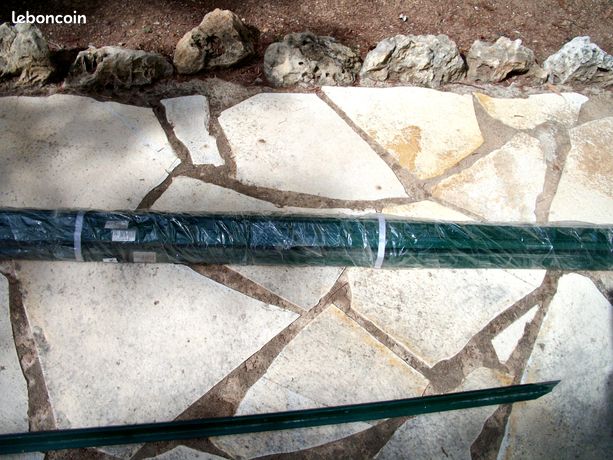 9 piquets clôture 1m75 / emballé neuf