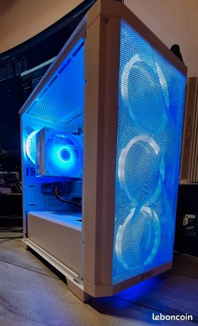 974- PC GAMER STARDUST White Edition -- RTX 5050 / i3 14100F/ 32Go DDR5/1To SSD