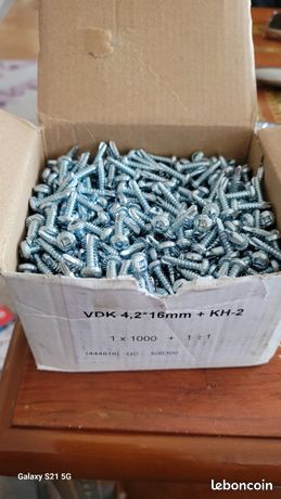 A vendre 1 boite 1000 Vis autoforeuse enacier galvanisé à tête arrondie+ embout vissage carré diamètre 42 longueur 16mm