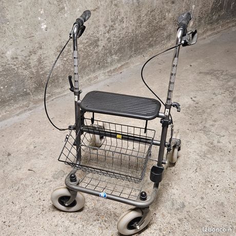 Déambulatoire avec quatre roues