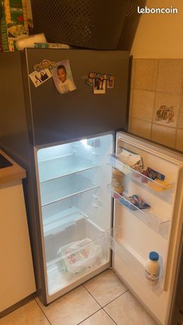 À vendre frigo neuf en état 170