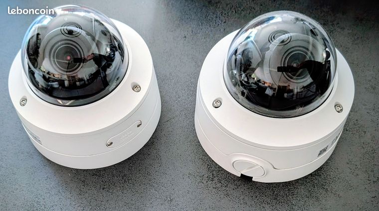 📸 À vendre : Lot de 2 caméras IP dôme motorisé Hikvision 4MP DarkFighter (DS-2CD2746G2-IZS)
