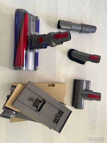 Accessoires Dyson V10 + brosse roller soft neuve V10 V11V8V7