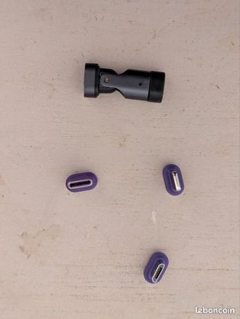 Adaptateur magnétique USB C avec 3 embouts USB C micro USB et lightning