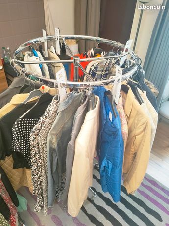 Agencement professionnel de boutique pour vente de prêt à porter