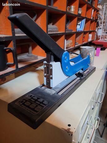 Agrafeuse Skrebba long bras