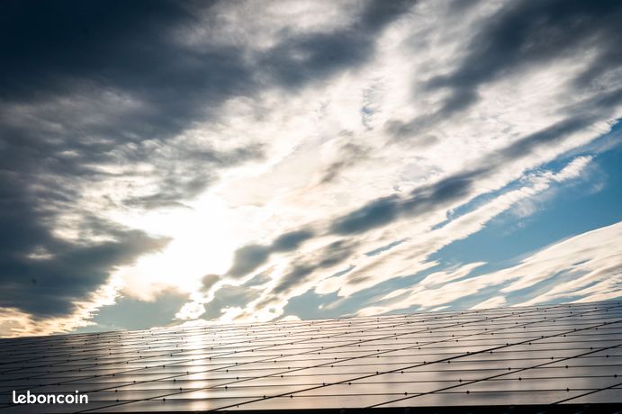 Agriculteurs de Normandie : Arkolia rénove votre toiture avec le photovoltaïque