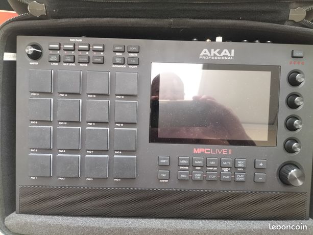 Akai MPC Live 2 + hdd 500g+ 149 expentions