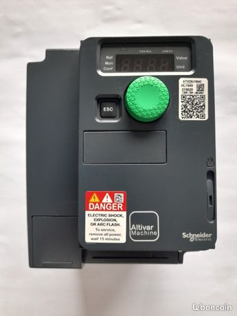 Altivar Machine variateur 15kW 380/500V tri compact CEM IP20