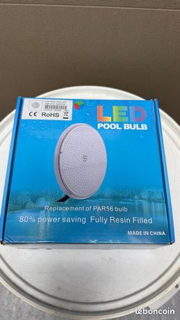 Ampoules LED Piscine Slim Submersible RGB 12V AC 35W IP68 Dimensions13xØ177 mm Épaisseur 13 mm Diamètre177 mm neuves